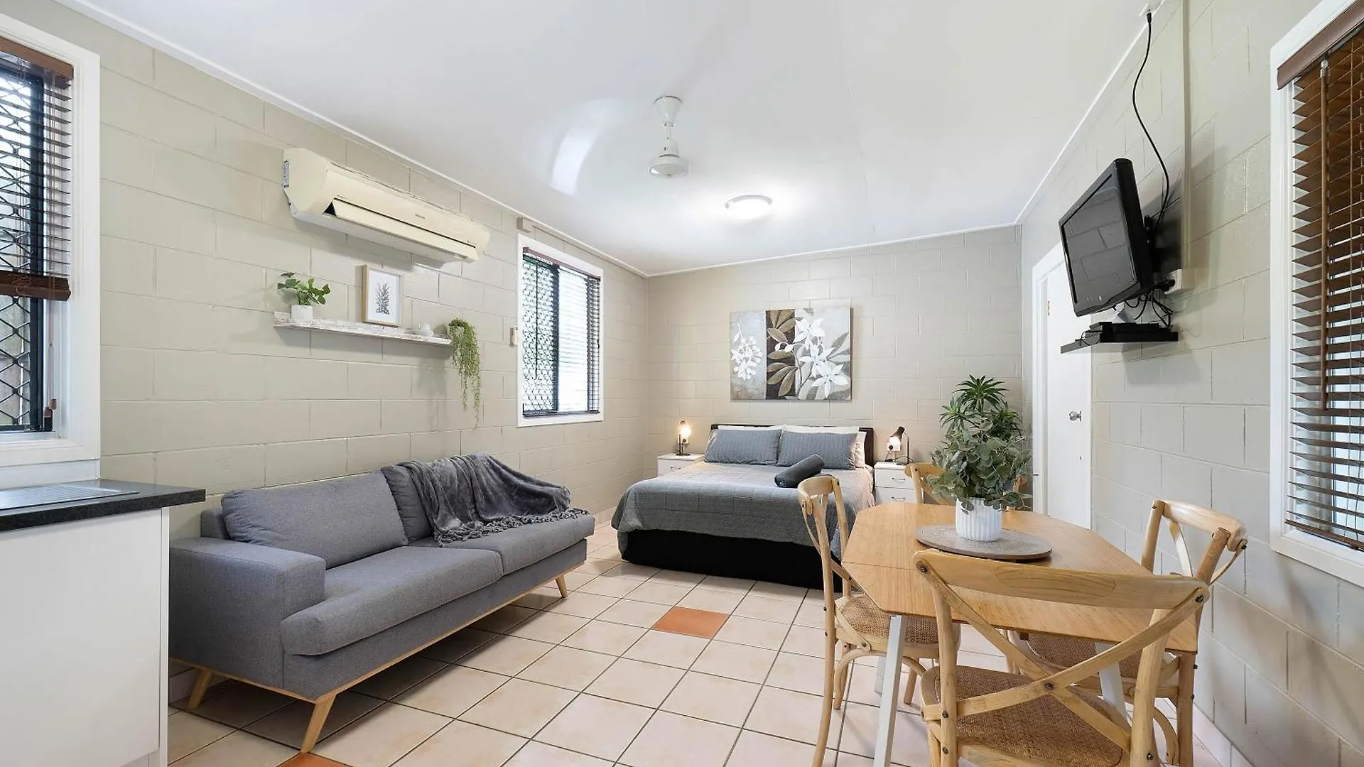Seaforth Holiday Units 3*,  Australia